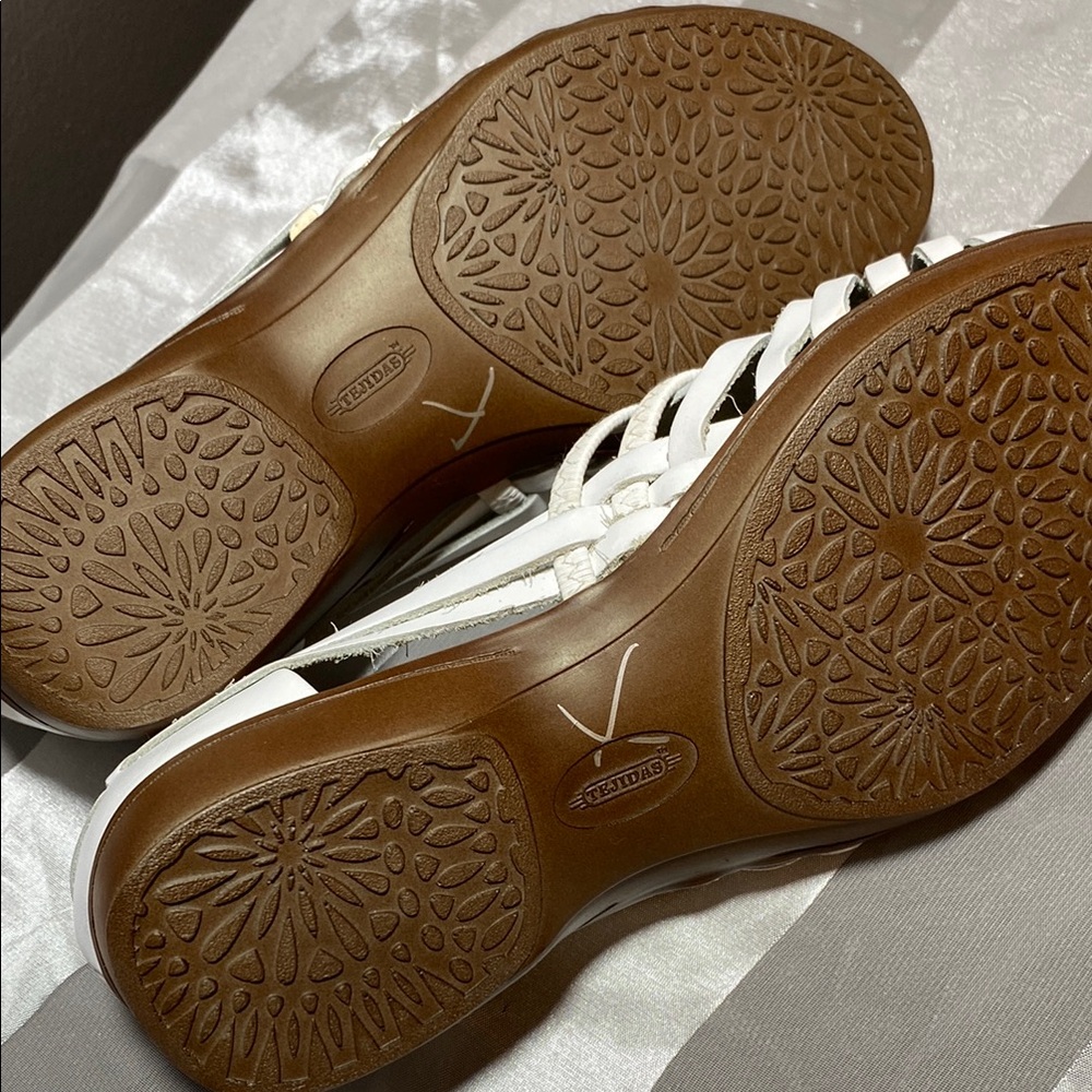 Footsmart Women's Woven Leather White Huaraches Sandals - Picture 3 of 6